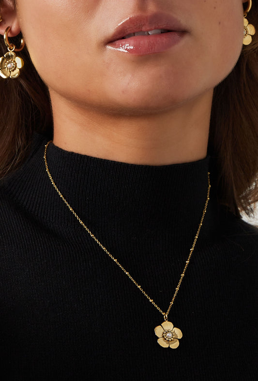 Ketting met bloem en parel