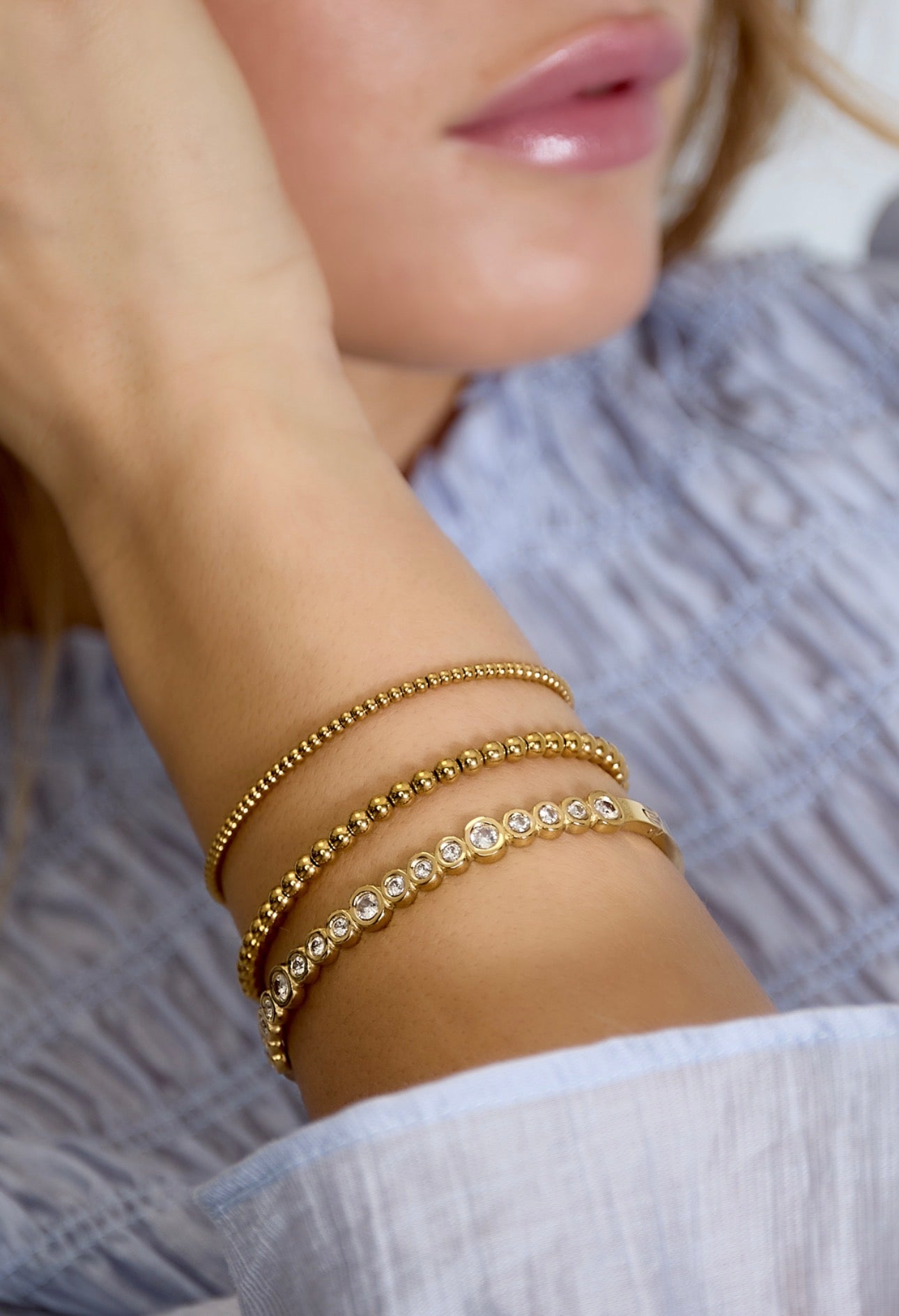 Bangle armband met ronde steentjes