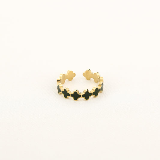 Clover ring