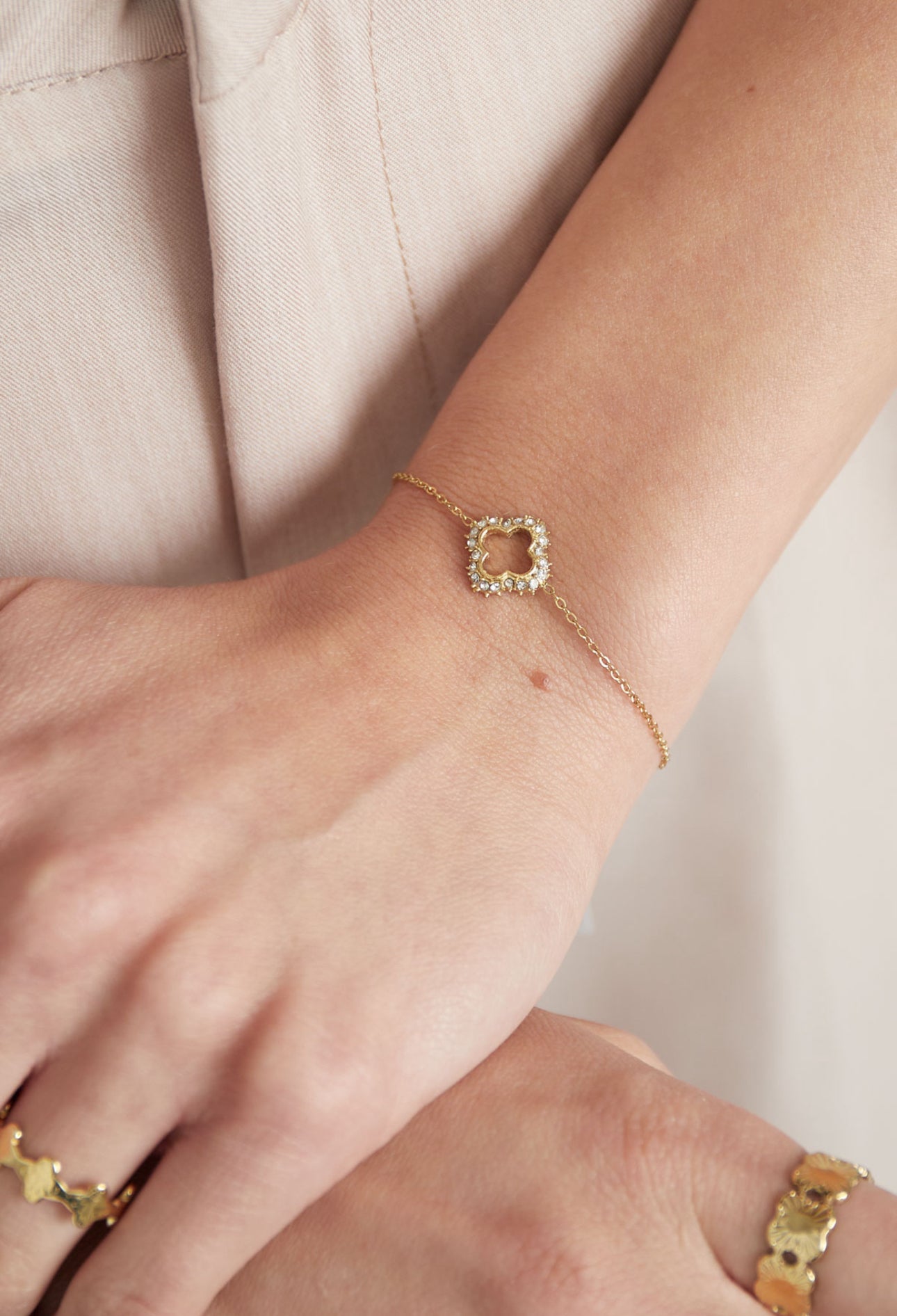 Armband met glinsterende klaver