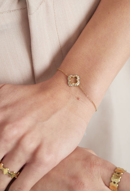 Armband met glinsterende klaver