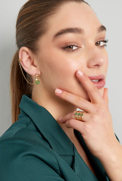 Oorbel met bloem en earcuff