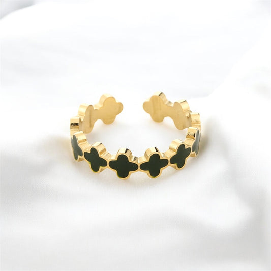 Clover ring
