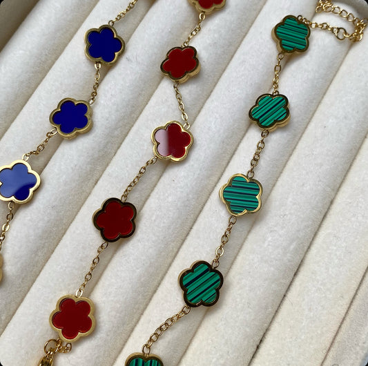 Clover armband rood