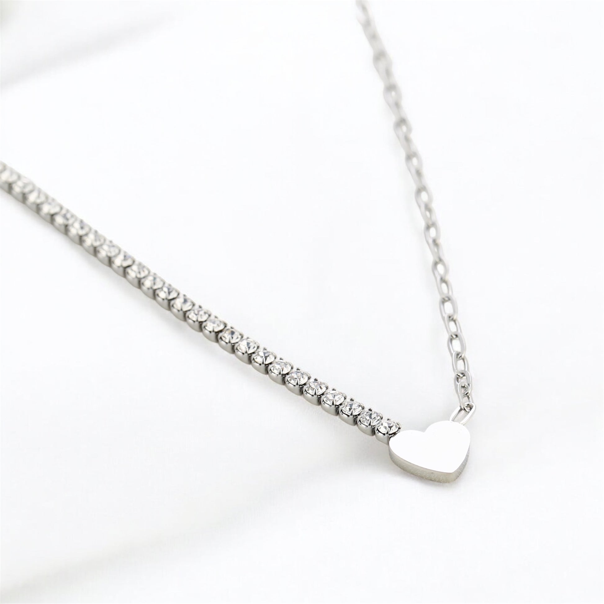 Ketting met hartje en strass steentjes