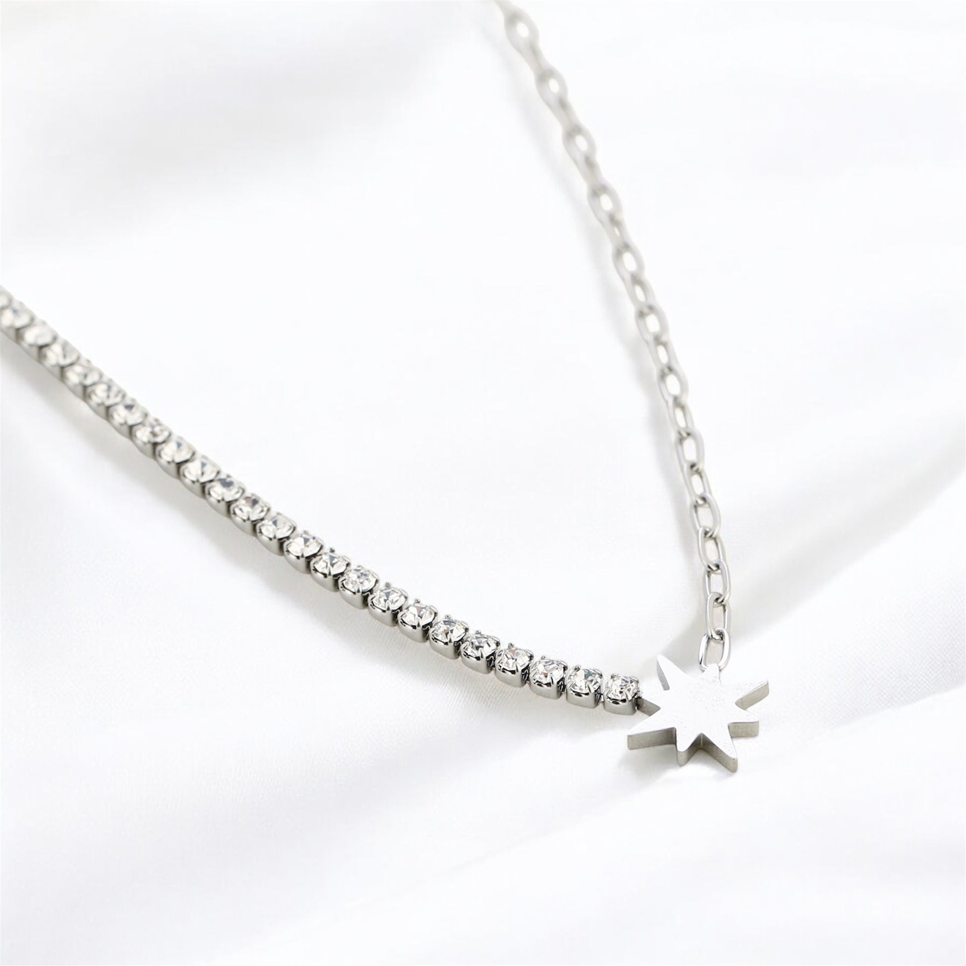 Ketting met ster en strass steentjes